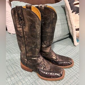 EUC 7.5 Tin Haul Co. "Jawsome" Women's Boots
